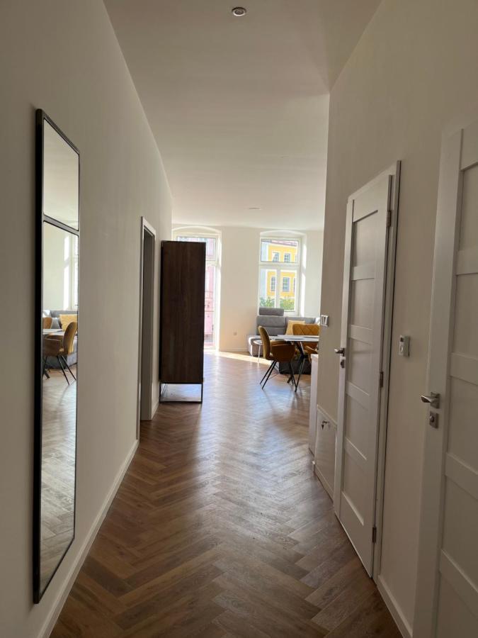Apartmany Male Namesti, Броумов Экстерьер фото