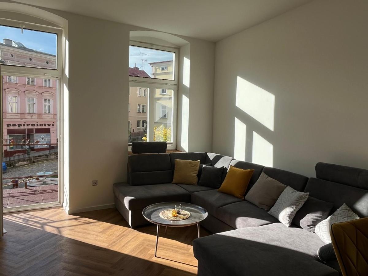 Apartmany Male Namesti, Броумов Экстерьер фото