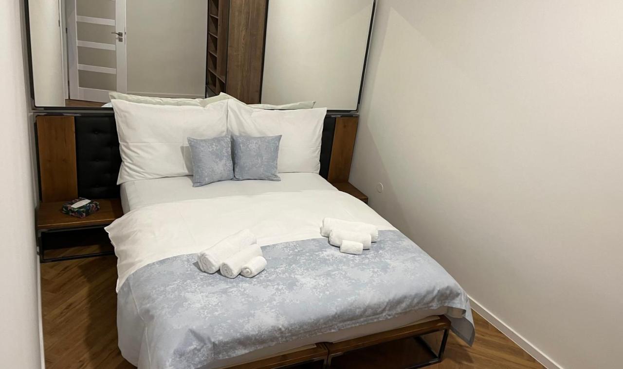 Apartmany Male Namesti, Броумов Экстерьер фото