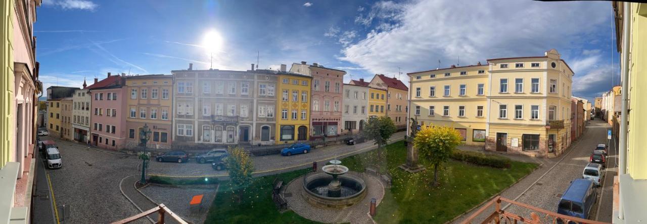 Apartmany Male Namesti, Броумов Экстерьер фото