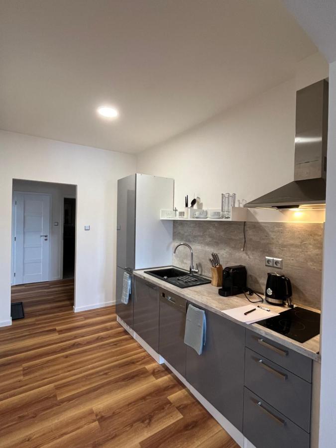 Apartmany Male Namesti, Броумов Экстерьер фото