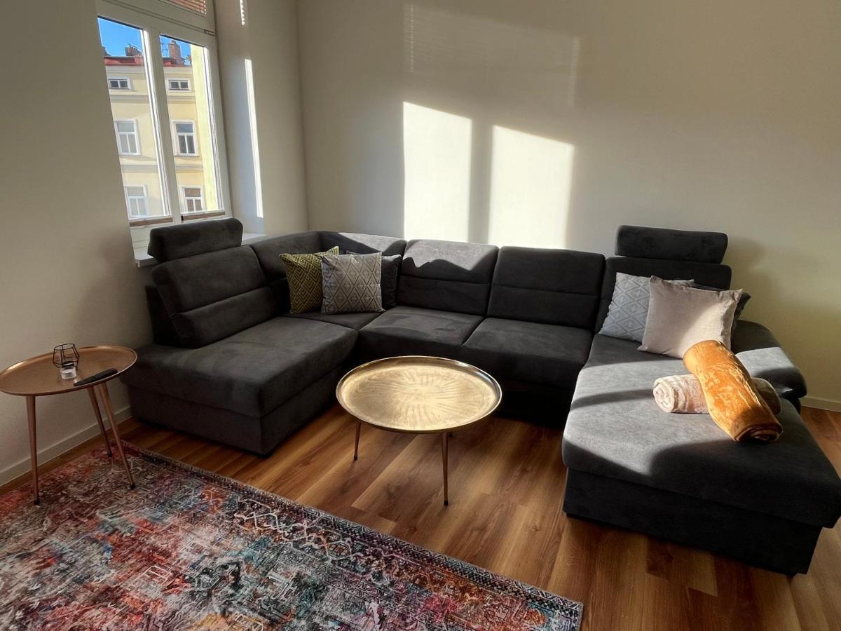 Apartmany Male Namesti, Броумов Экстерьер фото
