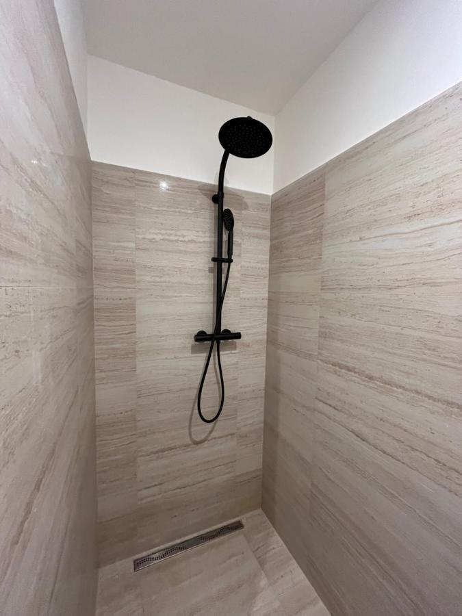 Apartmany Male Namesti, Броумов Экстерьер фото