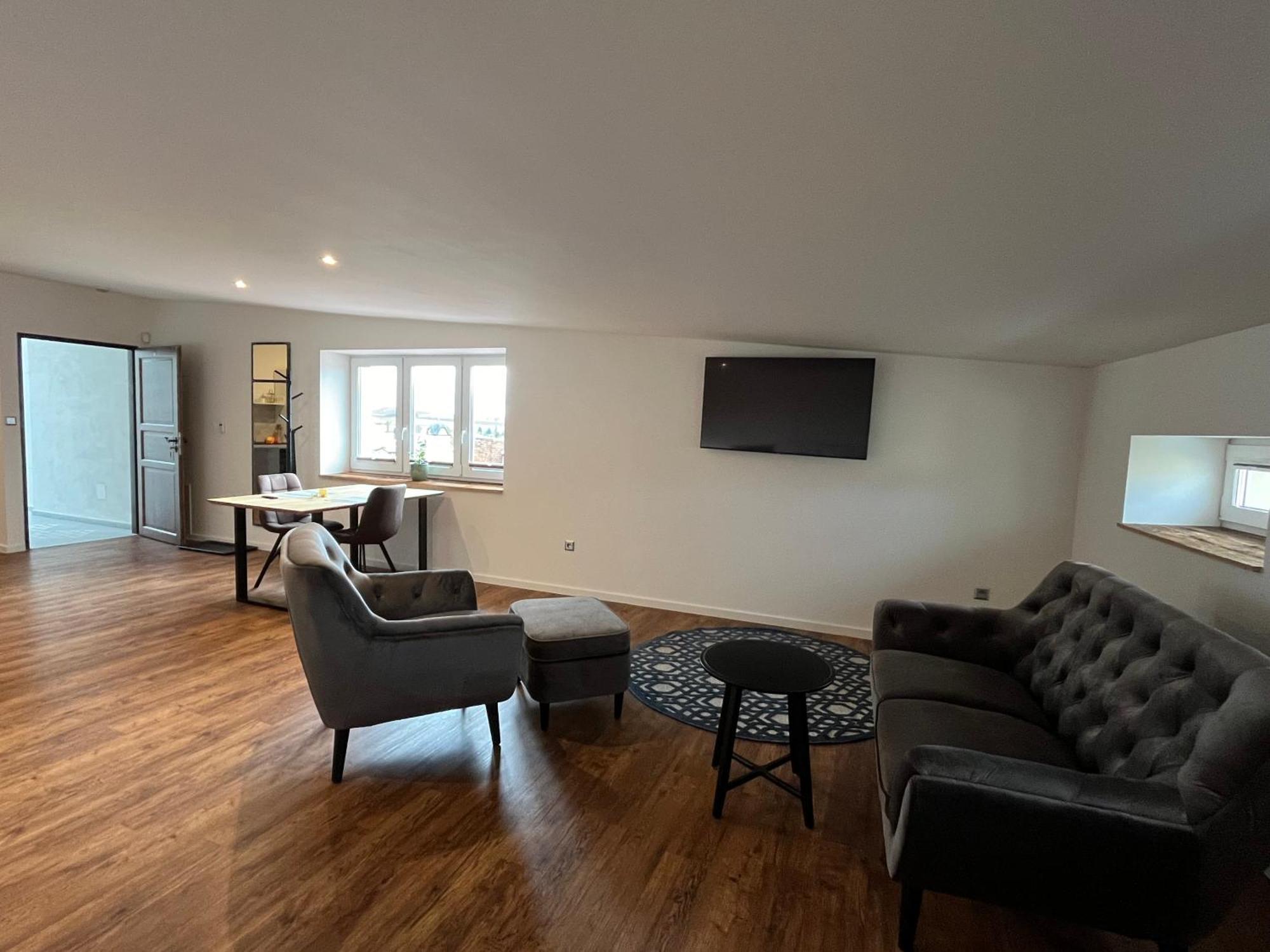 Apartmany Male Namesti, Броумов Экстерьер фото